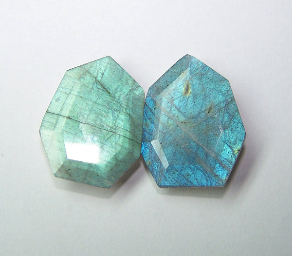 Masterpiece Collection : 25 x 20 mm Natural Flashy Labradorite Fancy Shield Cut Faceted Gems > Pair with Rainbow Fire