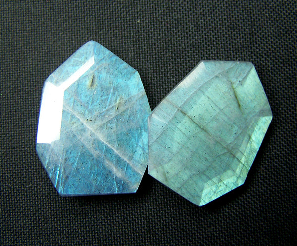 Masterpiece Collection : 25 x 20 mm Natural Flashy Labradorite Fancy Shield Cut Faceted Gems > Pair with Rainbow Fire