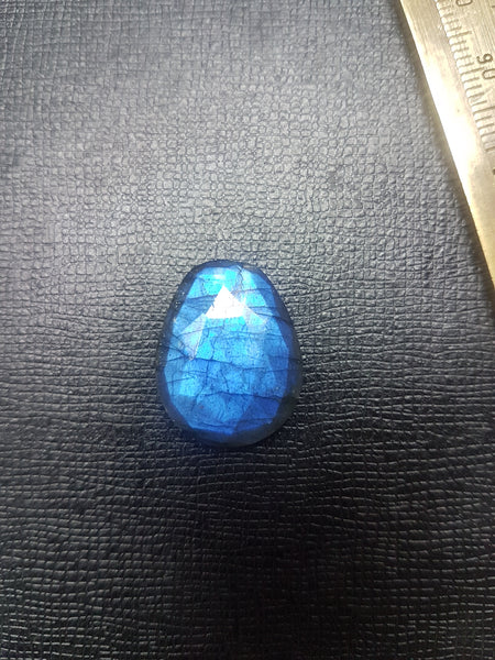 Masterpiece Collection : 14 x 9 mm Baguette Pre-Form faceted gem of Natural Blue Flashy Labradorite Gems > Ideal for Step Cut Faceting over Gems > Wholesale Parcel/Lot