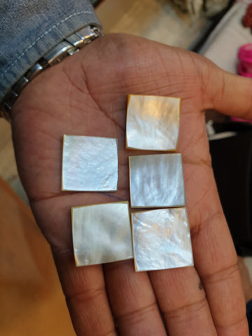 Masterpiece Collection : White/Cream Natural Mother of Pearl Square Cabochon Gems > Wholesale Parcel/Lot