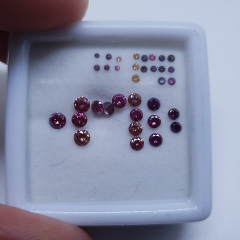Fancy Color Diamonds : 100 % Natural Pink/Purple/Argyle Diamond Brilliant Cut Rounds 1.3 mm - 1.5 mm - 1.7 mm - 1.8 mm - 2 mm - 2.3 mm - 2.5 mm Loose Blue Diamond Lot / Parcel AAA